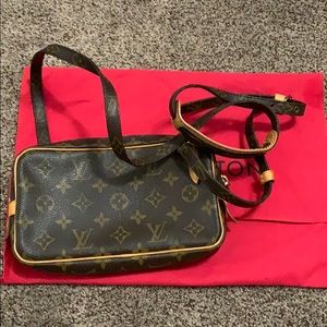 Vintage Authentic Louis Vuitton Crossbody